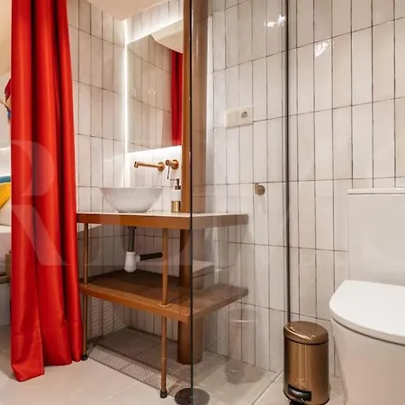 Pop Art Gem With Paintings By Local Artist By Rems Appartement Málaga