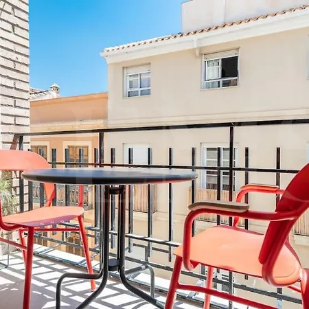 Apartment Pop Art Gem With Paintings By Local Artist By Rems *