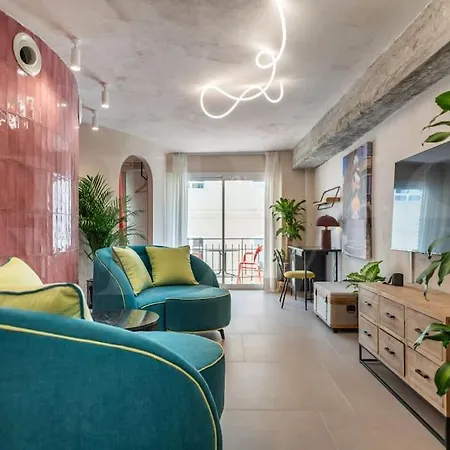 Apartment Pop Art Gem With Paintings By Local Artist By Rems Malaga